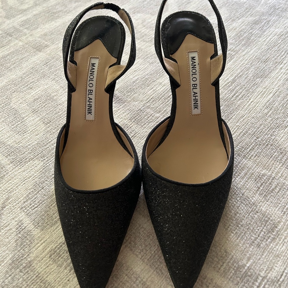 🎉FINAL LOW🎉 Manolo Blahnik Black Glitter Pointed Slingback Heels